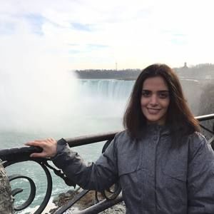 Meet your Posher, Romina